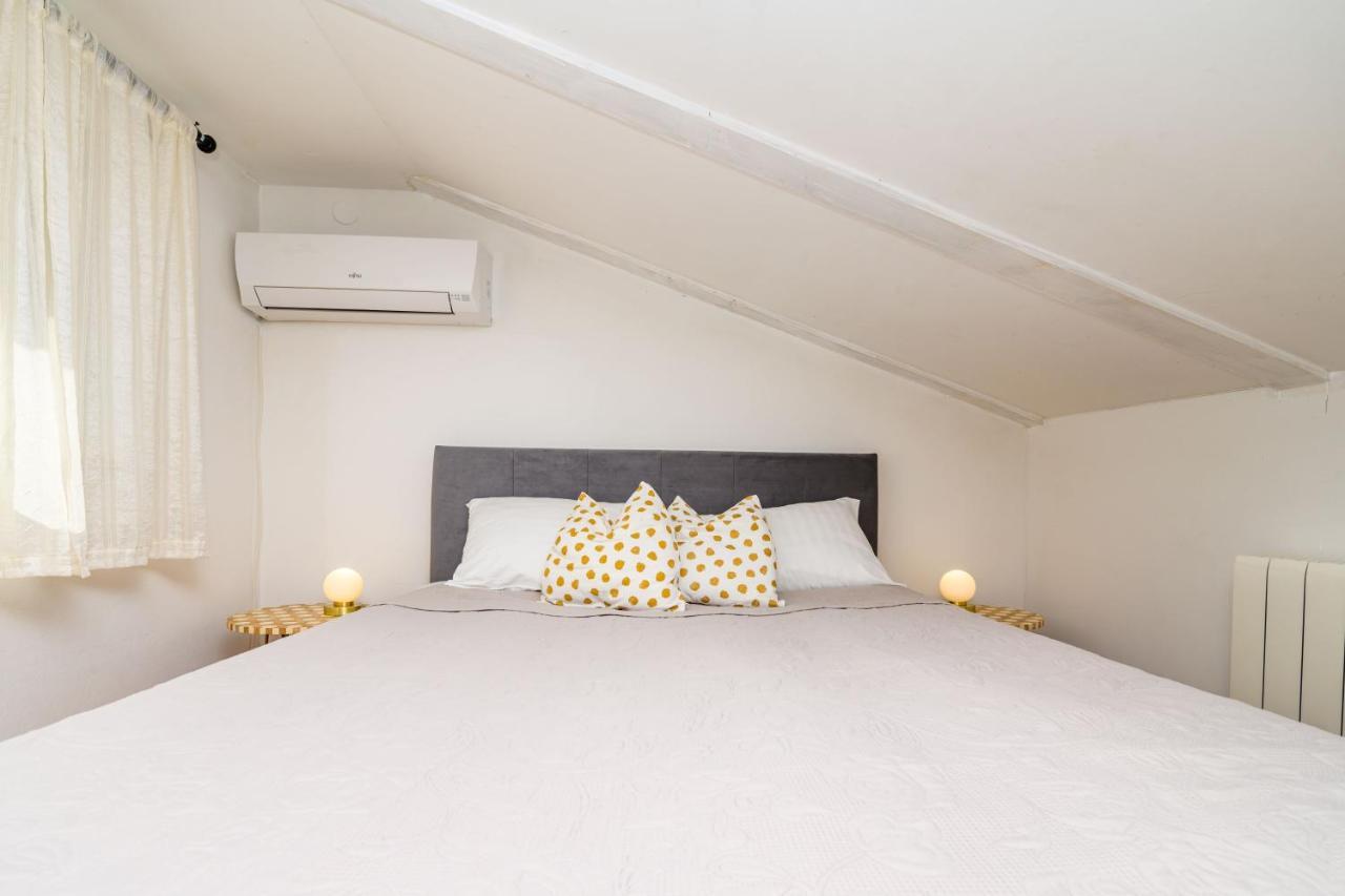 House Rosa Apartment มาลีโลชินจ์ ภายนอก รูปภาพ
