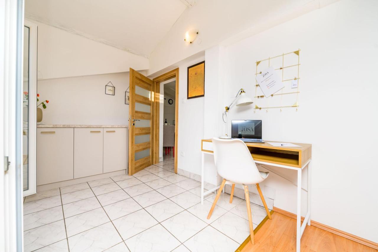 House Rosa Apartment มาลีโลชินจ์ ภายนอก รูปภาพ