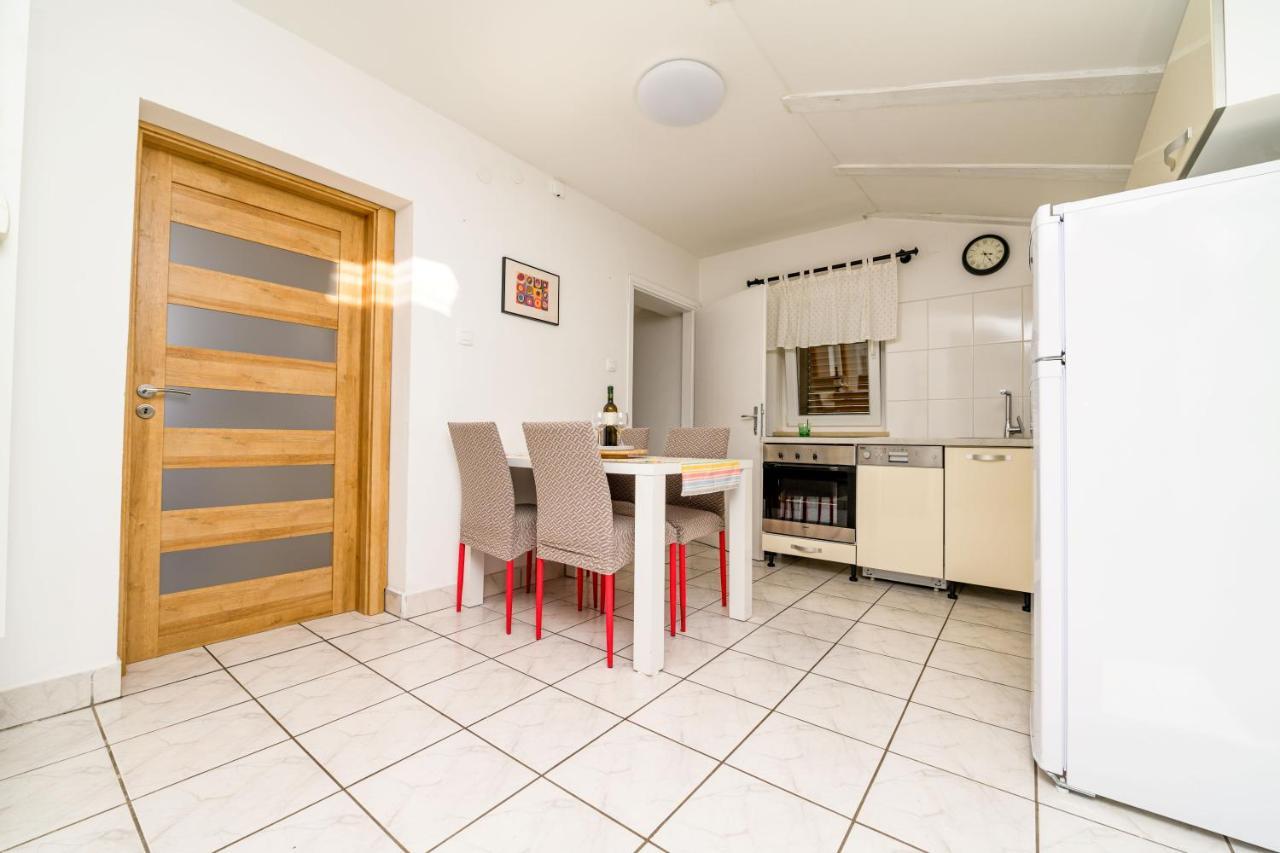 House Rosa Apartment มาลีโลชินจ์ ภายนอก รูปภาพ