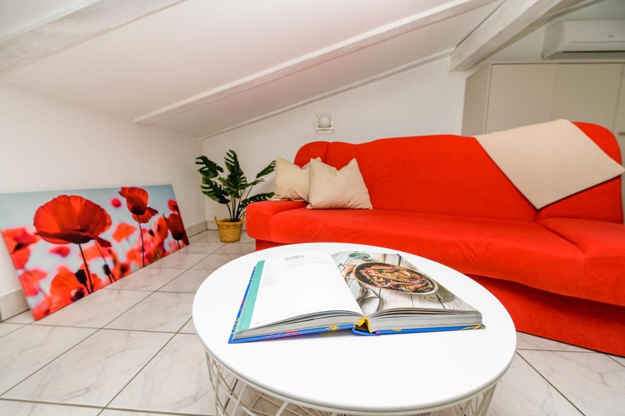 House Rosa Apartment มาลีโลชินจ์ ภายนอก รูปภาพ