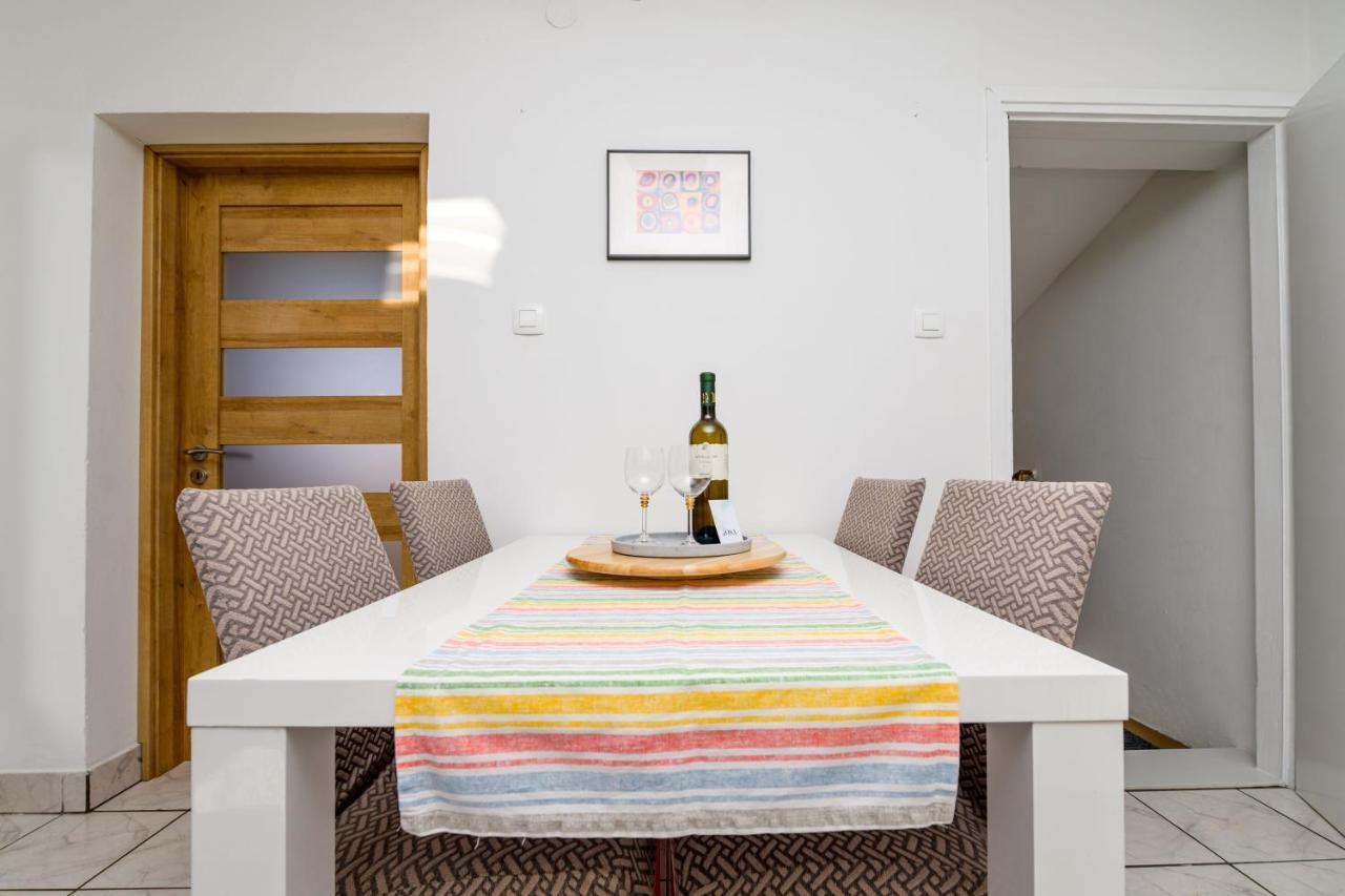 House Rosa Apartment มาลีโลชินจ์ ภายนอก รูปภาพ