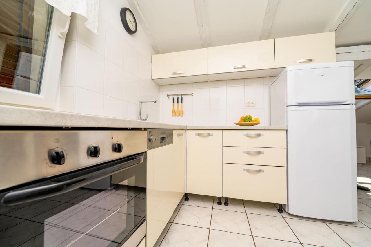 House Rosa Apartment มาลีโลชินจ์ ภายนอก รูปภาพ