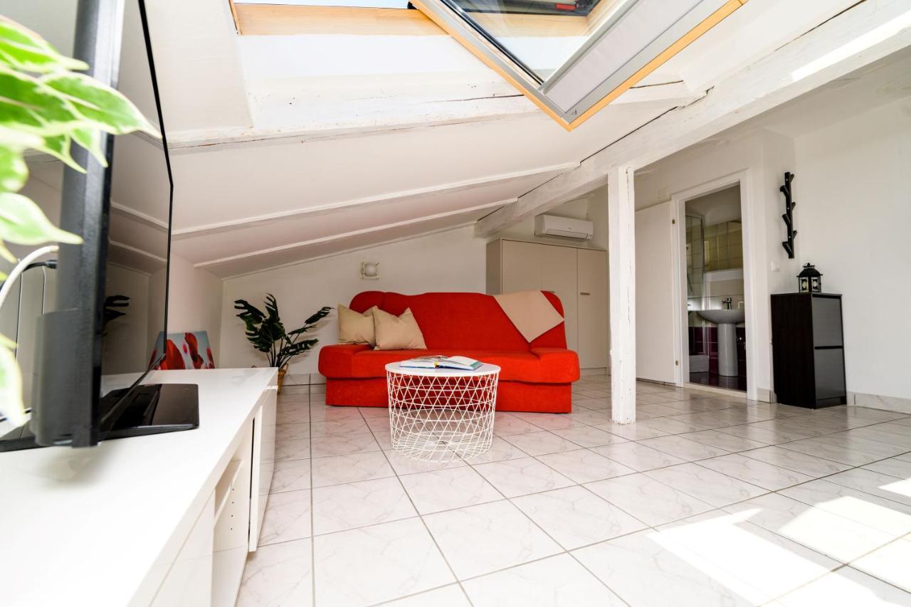 House Rosa Apartment มาลีโลชินจ์ ภายนอก รูปภาพ