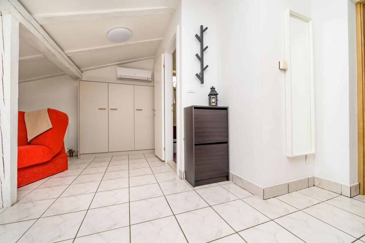 House Rosa Apartment มาลีโลชินจ์ ภายนอก รูปภาพ