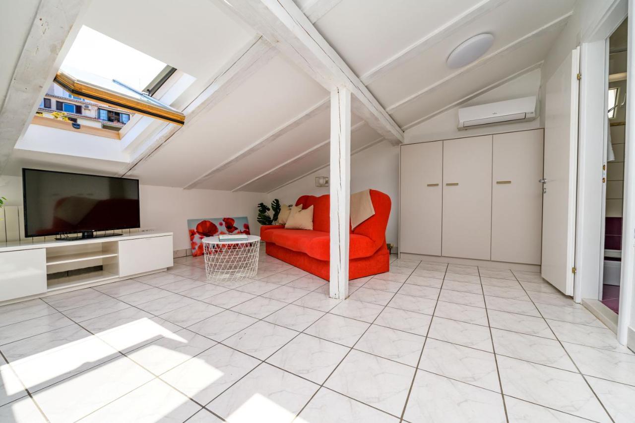 House Rosa Apartment มาลีโลชินจ์ ภายนอก รูปภาพ