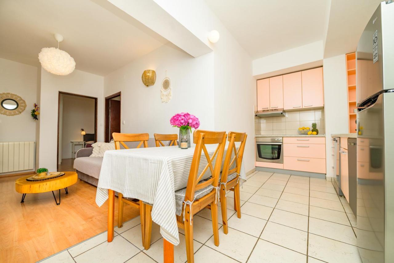 House Rosa Apartment มาลีโลชินจ์ ภายนอก รูปภาพ