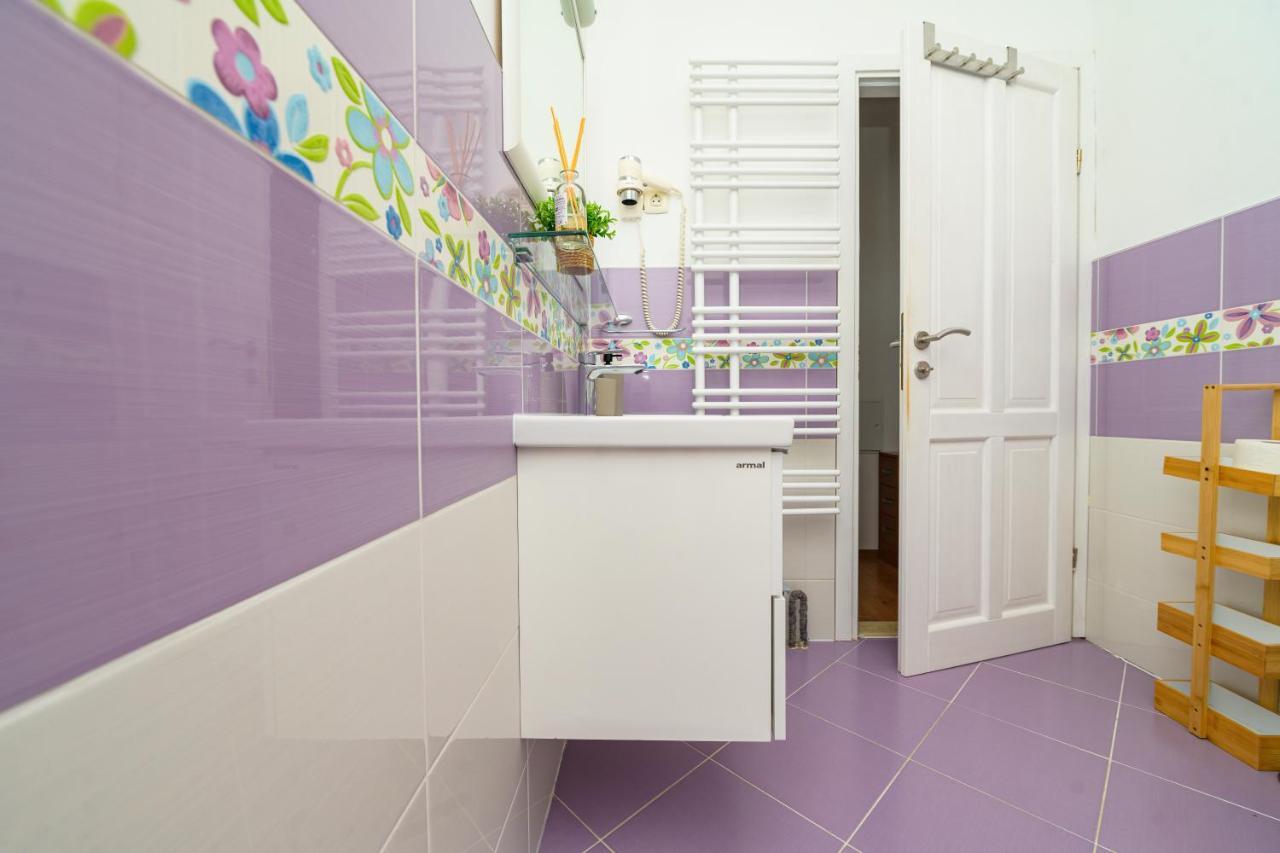 House Rosa Apartment มาลีโลชินจ์ ภายนอก รูปภาพ