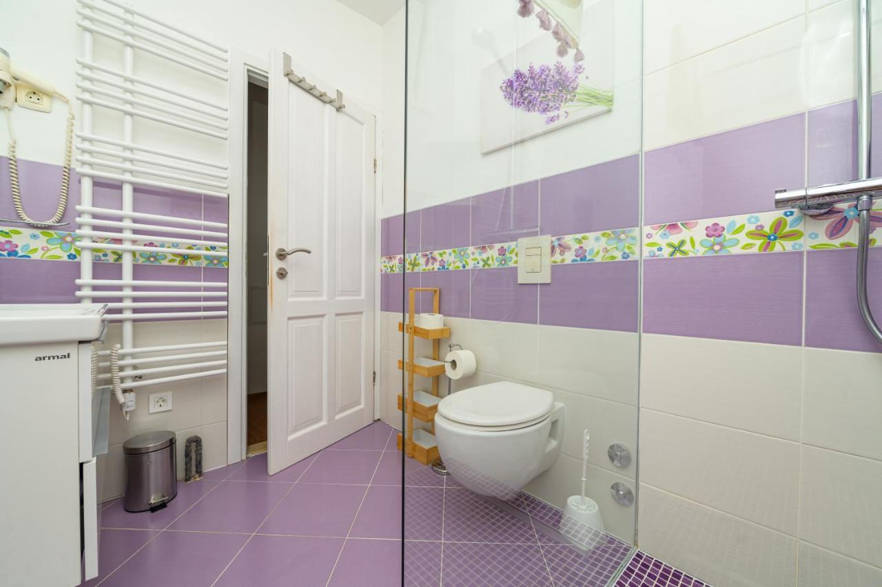 House Rosa Apartment มาลีโลชินจ์ ภายนอก รูปภาพ